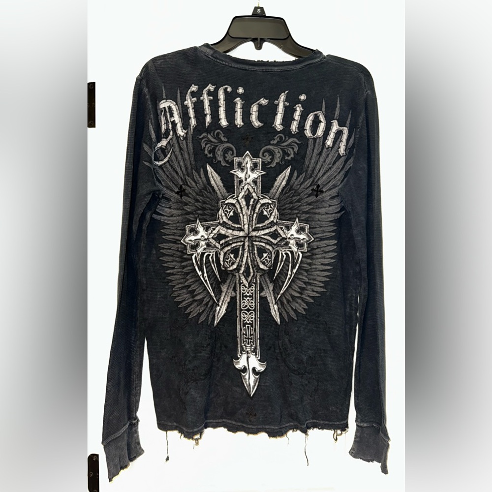 Men’s Affliction thermal size medium